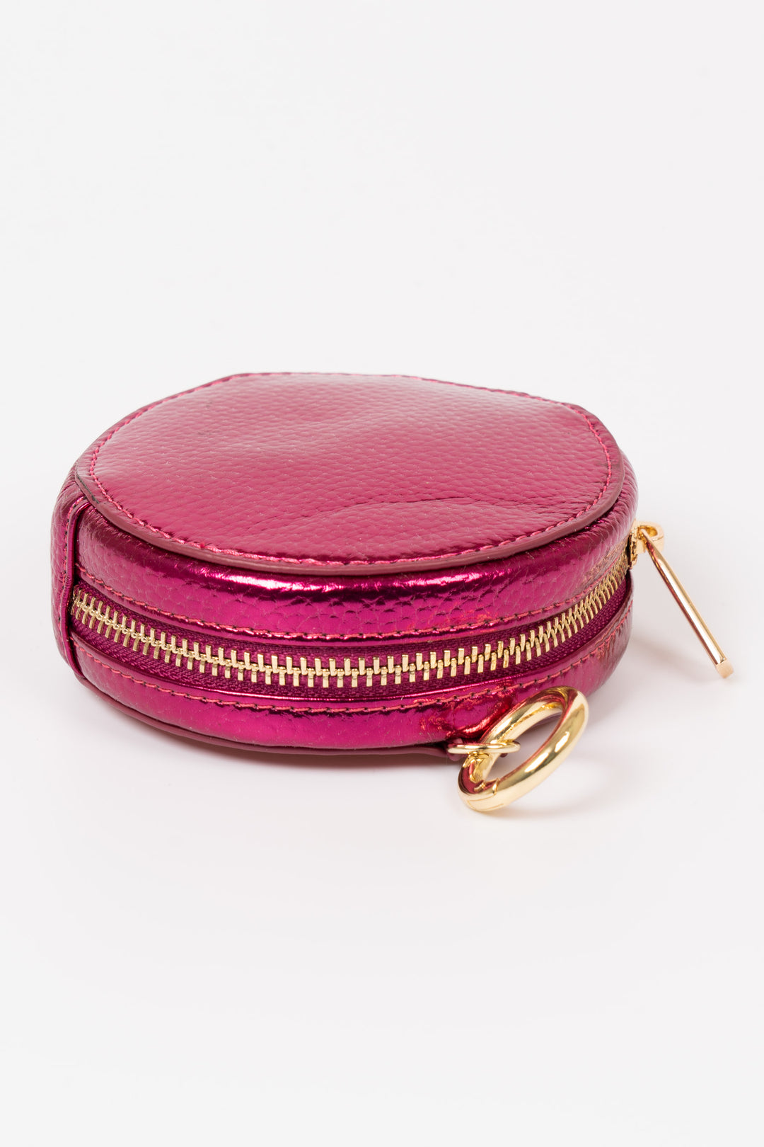 finley-round-coin-purse-metallic-hot-pink-faux-leather-close-up-zip-fastening