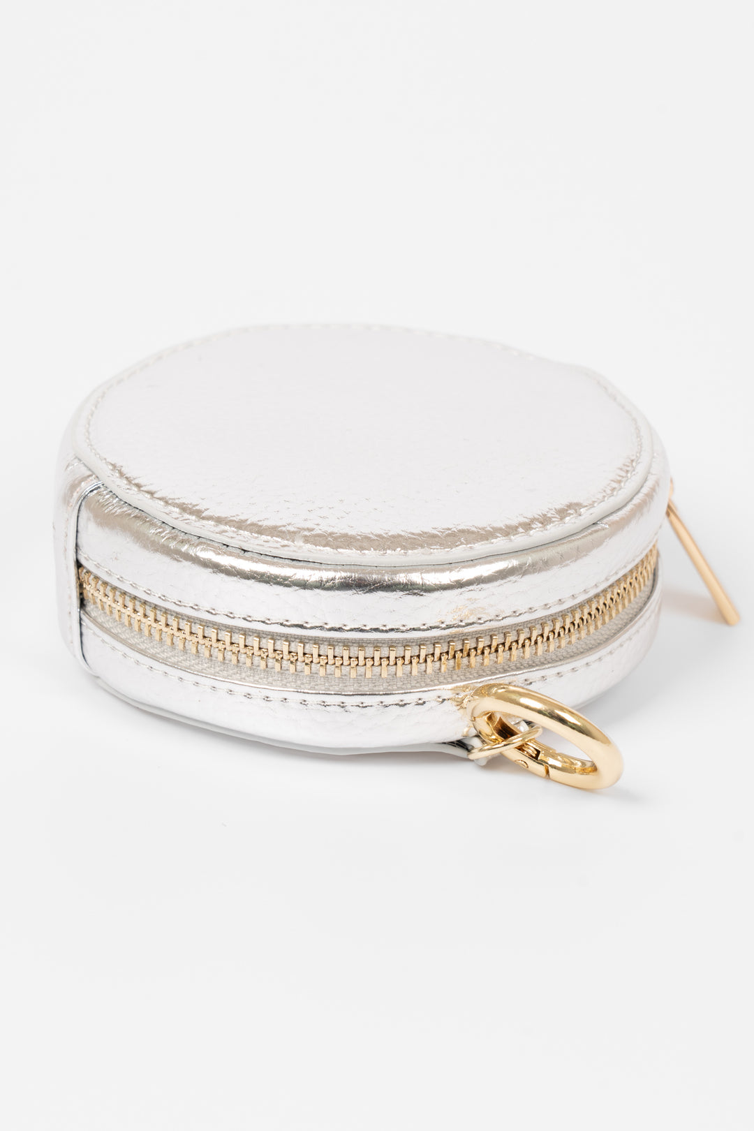 finley-round-coin-purse-silver-metallic-faux-leather-zip-closure