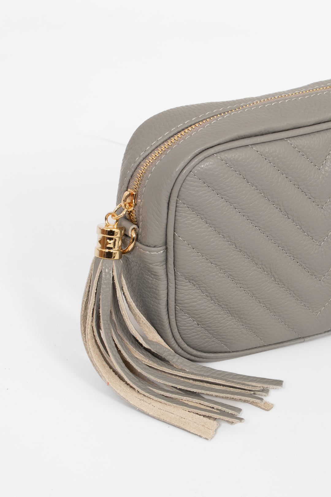 Lichtgrijze echte Italiaanse lederen Chevron Stripe Crossbody tas