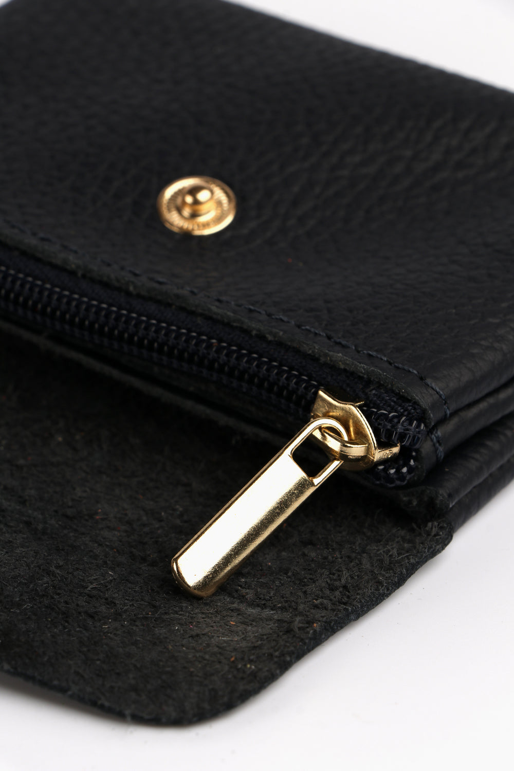 close up of the internal zip closure compartment