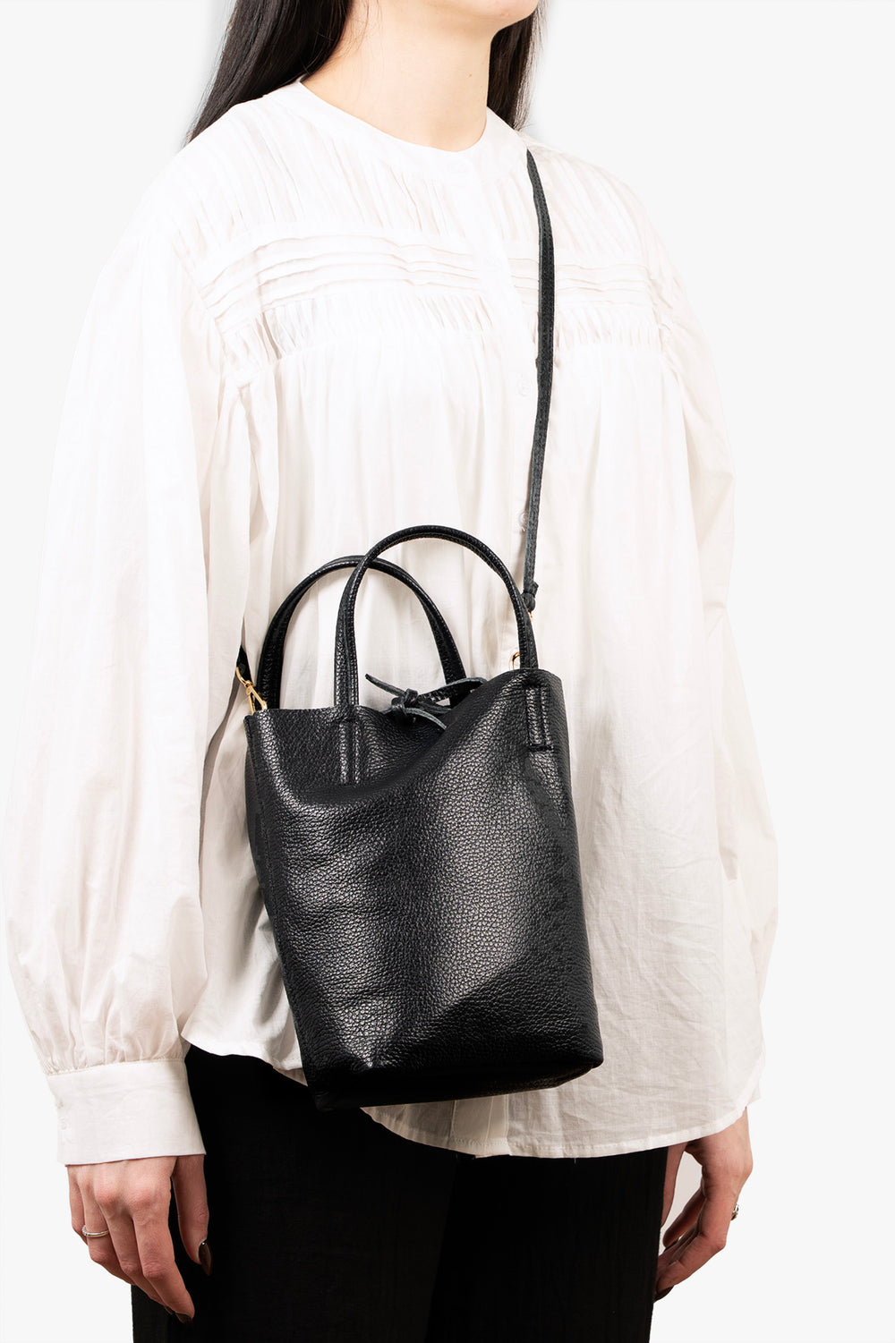 verona-italian-leather-small-tote-bag-black-pebbled-worn-crossbody-model