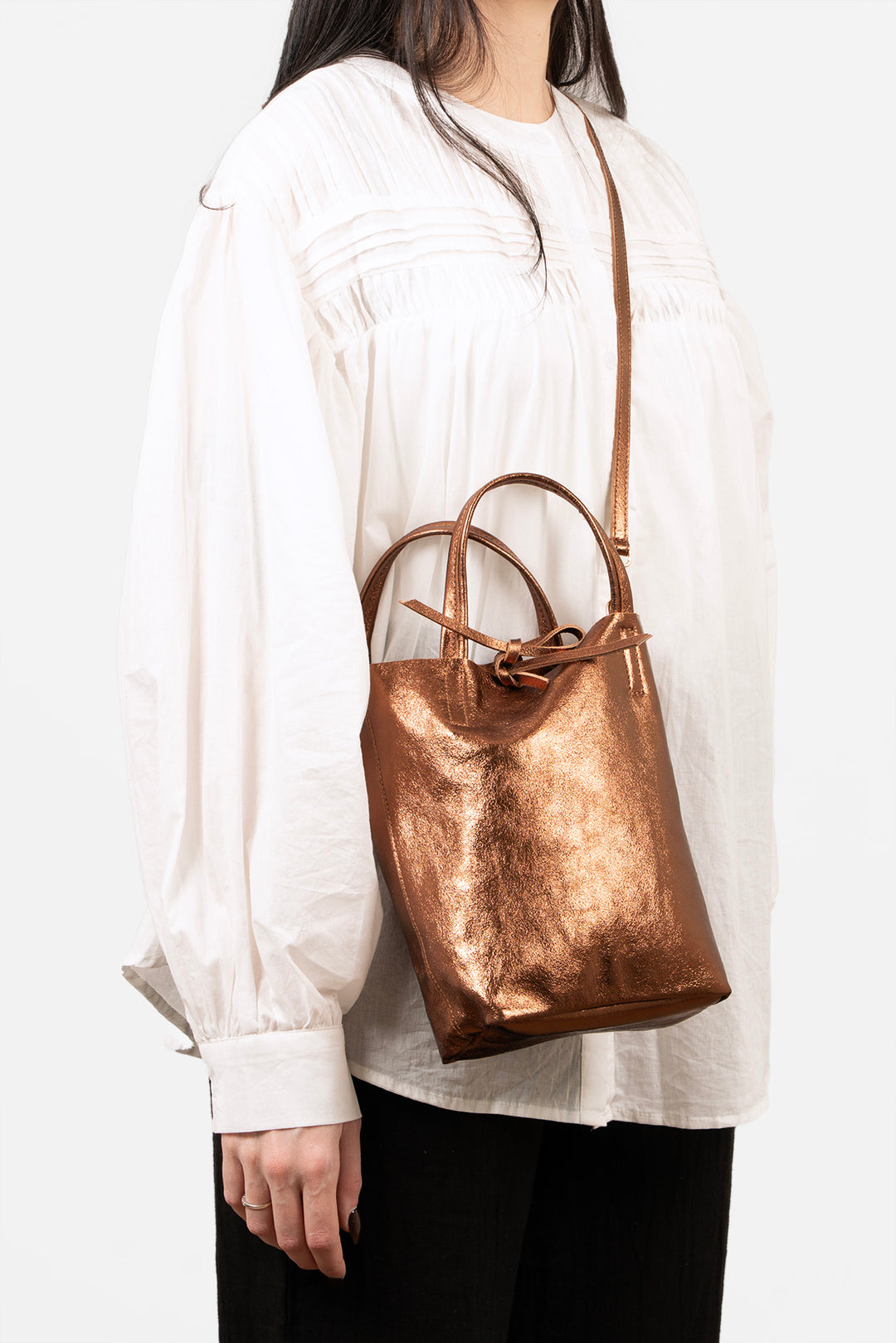 verona-italian-leather-small-tote-bag-bronze-metallic-worn-crossbody-model