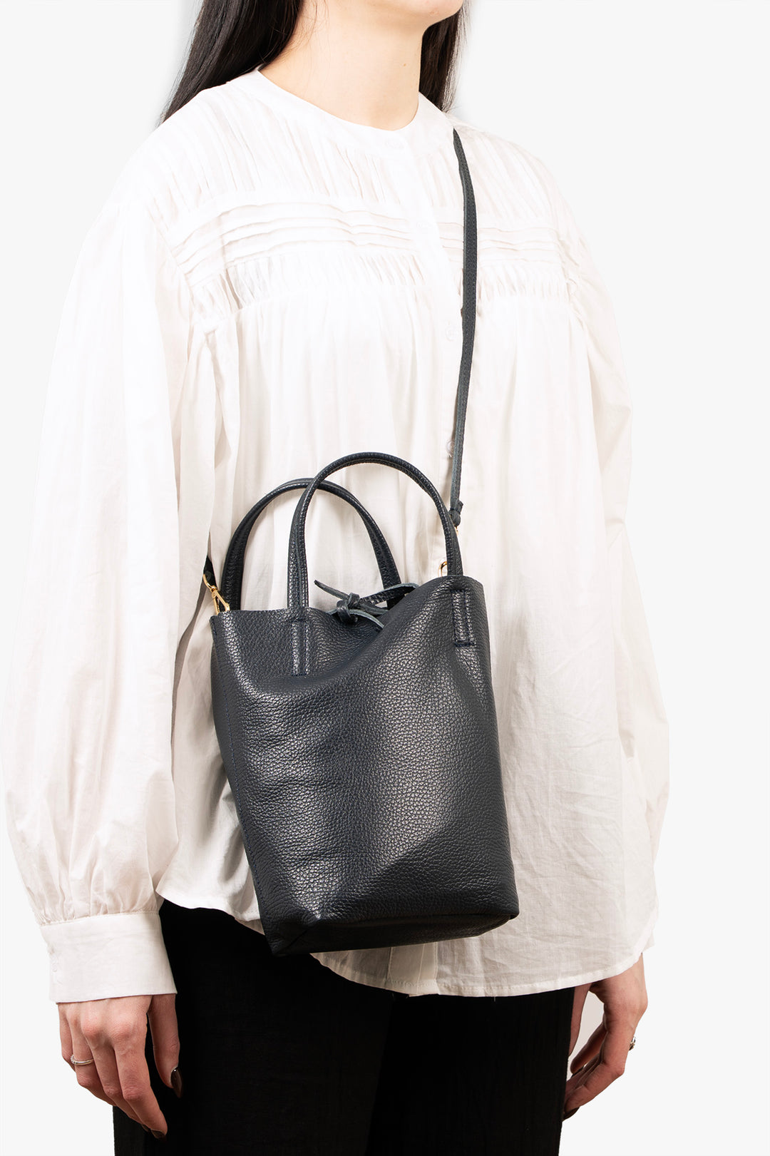 verona-italian-leather-small-tote-bag-navy-blue-pebbled-worn-crossbody-model