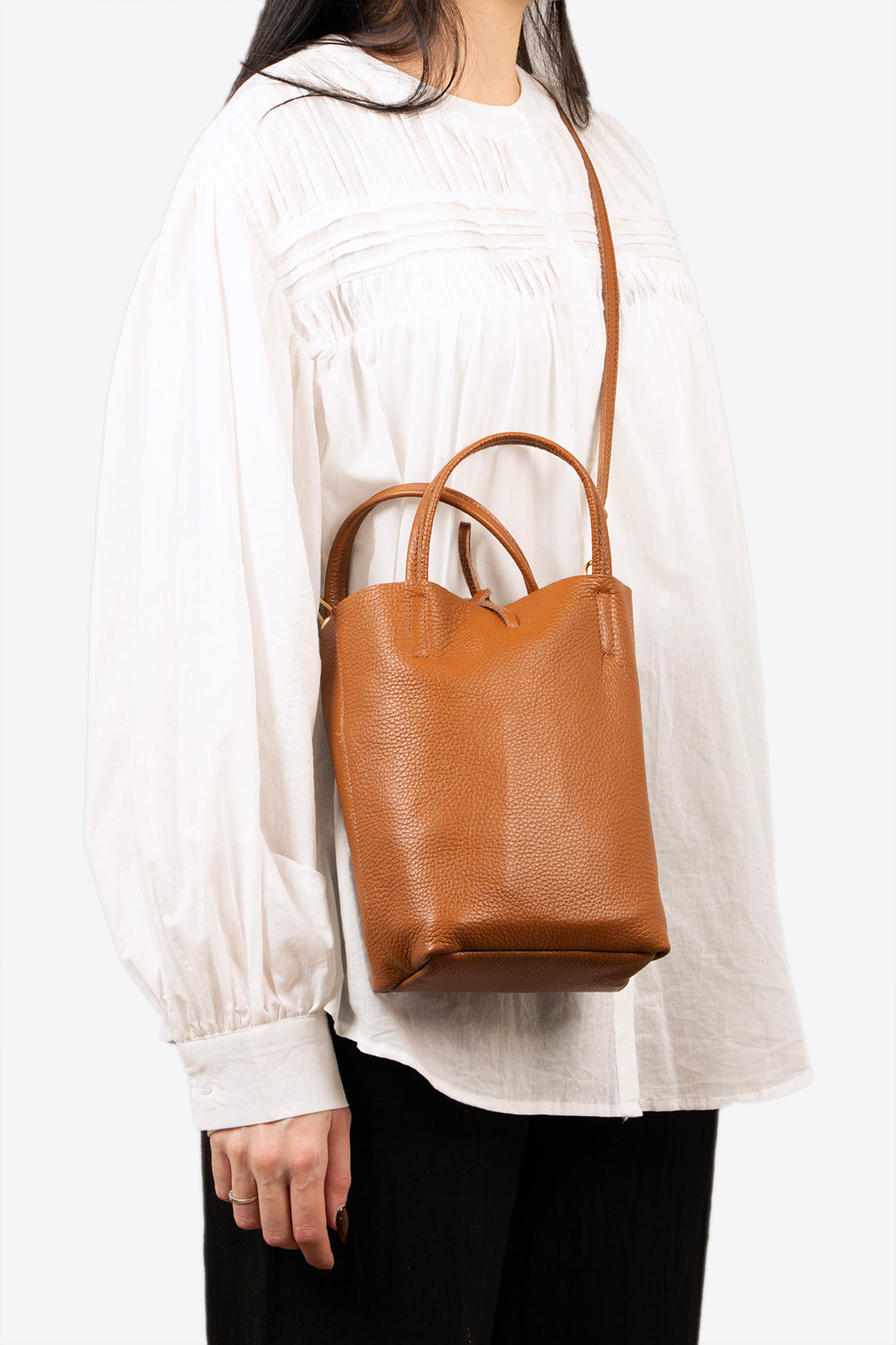 verona-italian-leather-small-tote-bag-tan-pebbled-worn-crossbody-model