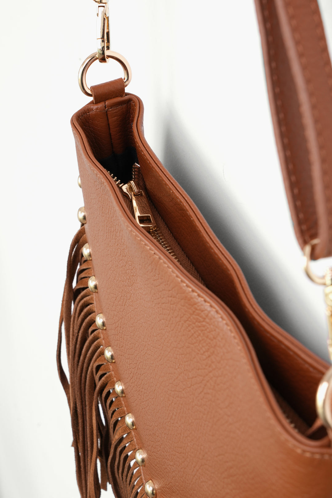 Suede-Fringed-Crossbody-Bag-Italian-Leather-in-Tan-Showing-Zip-Closure