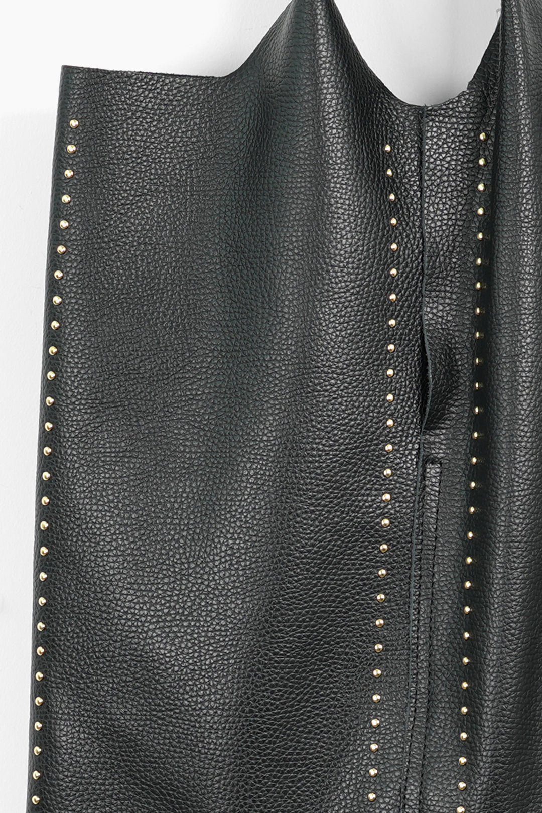 reba-italian-leather-shoulder-bag-with-studs-black-close-up
