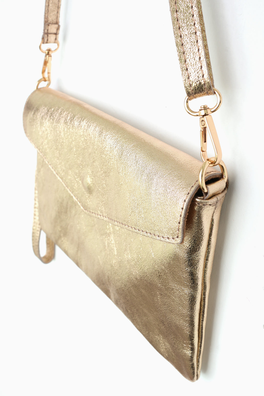 italian-leather-envelope-clutch-bag-gold-closeup-front