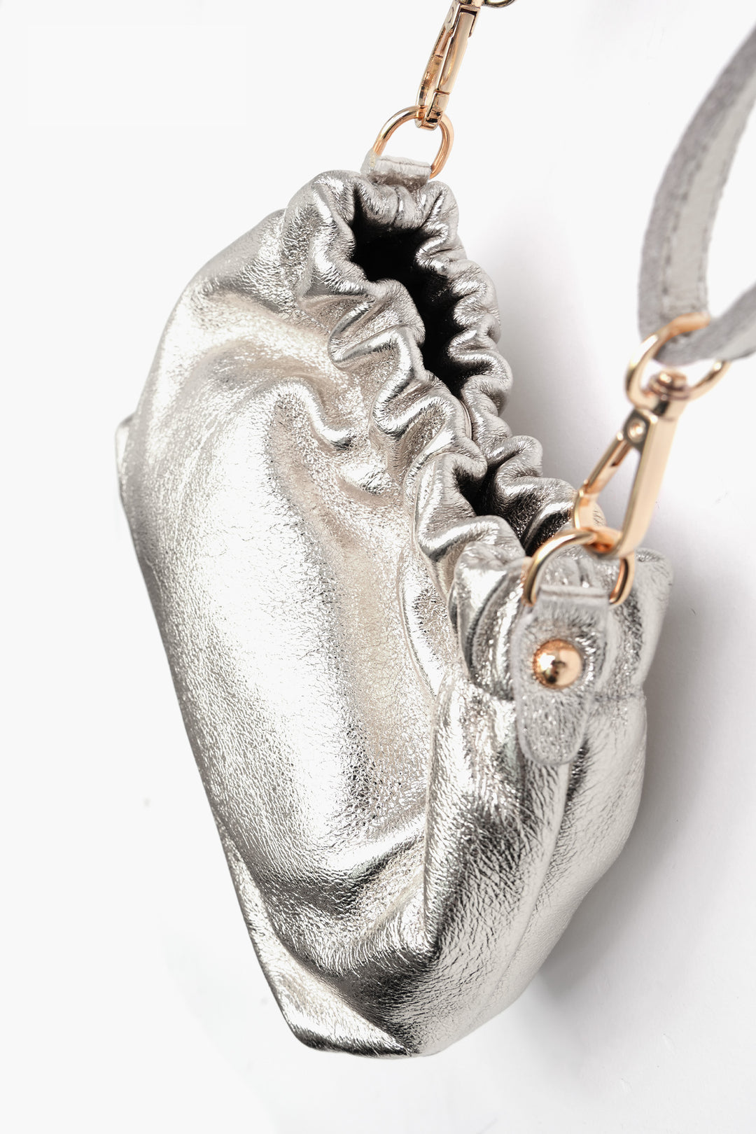 italian-leather-pouch-clutch-bag-silver-closeup