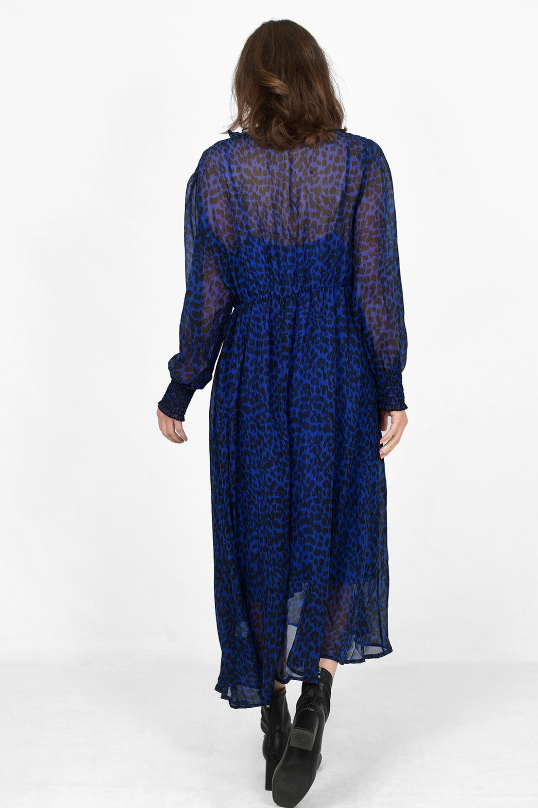 Blauwe midi-jurk met geplooide schouder en dierenvlek