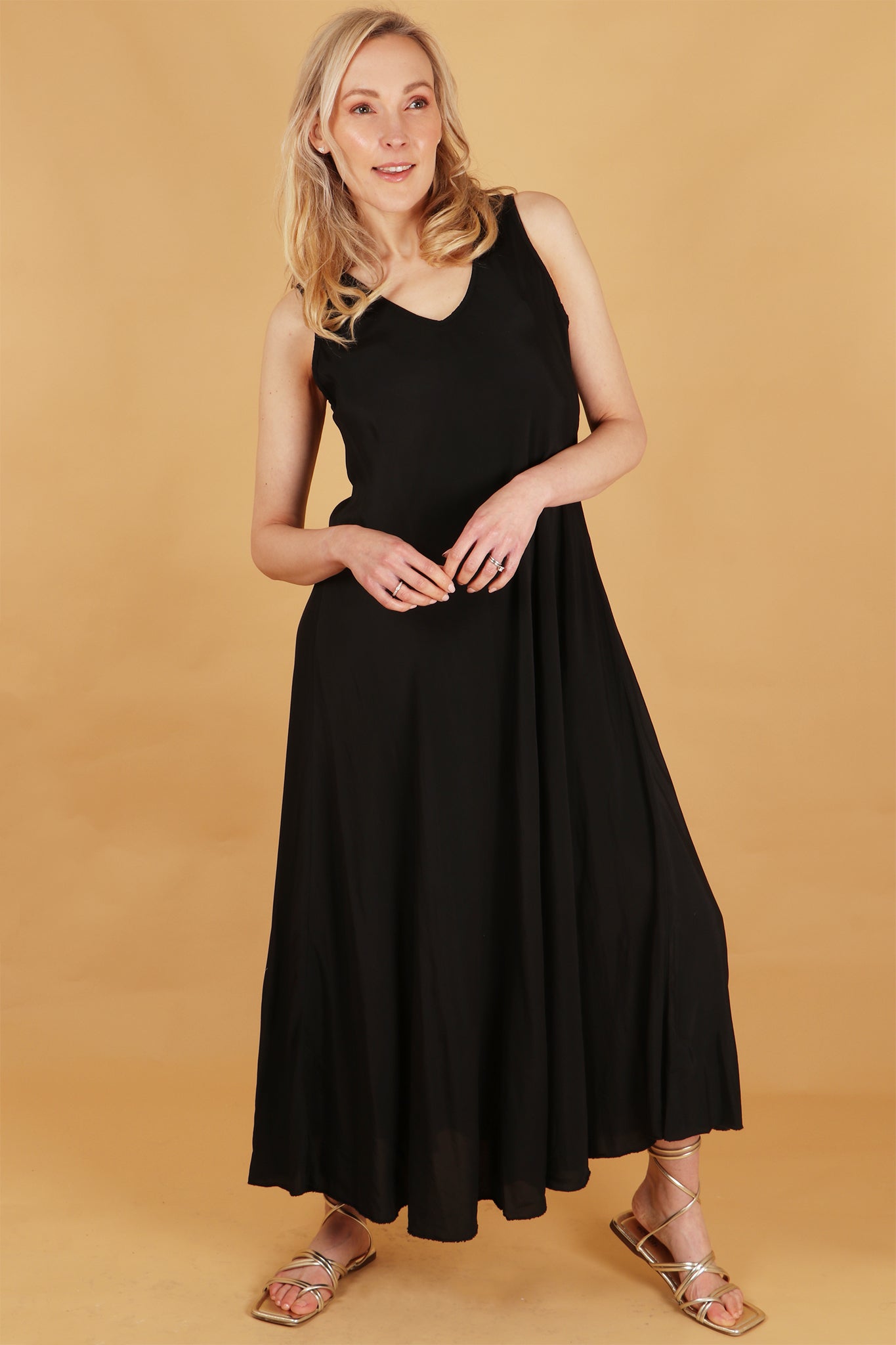 Plain maxi dresses uk best sale