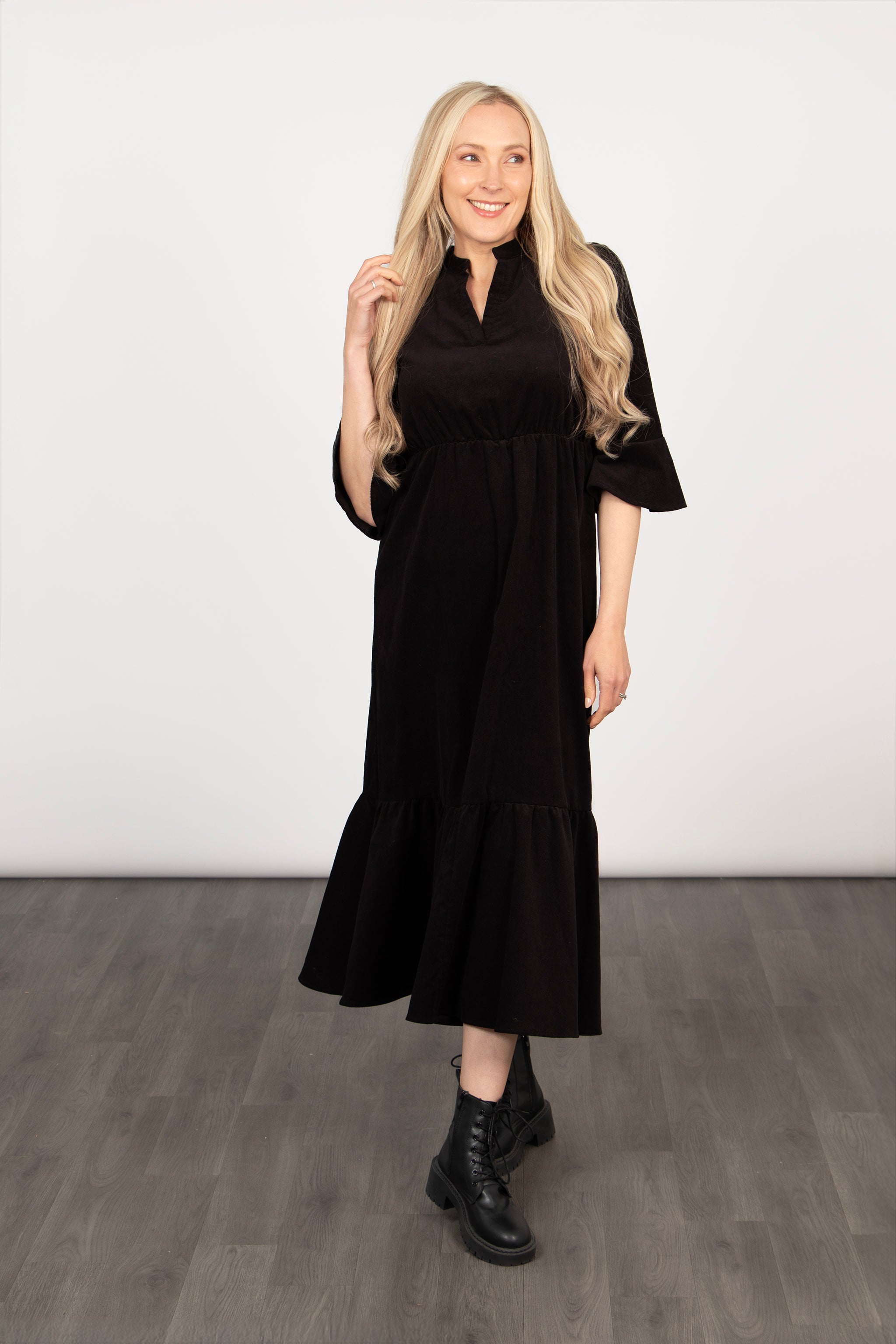 Plain black dress hotsell