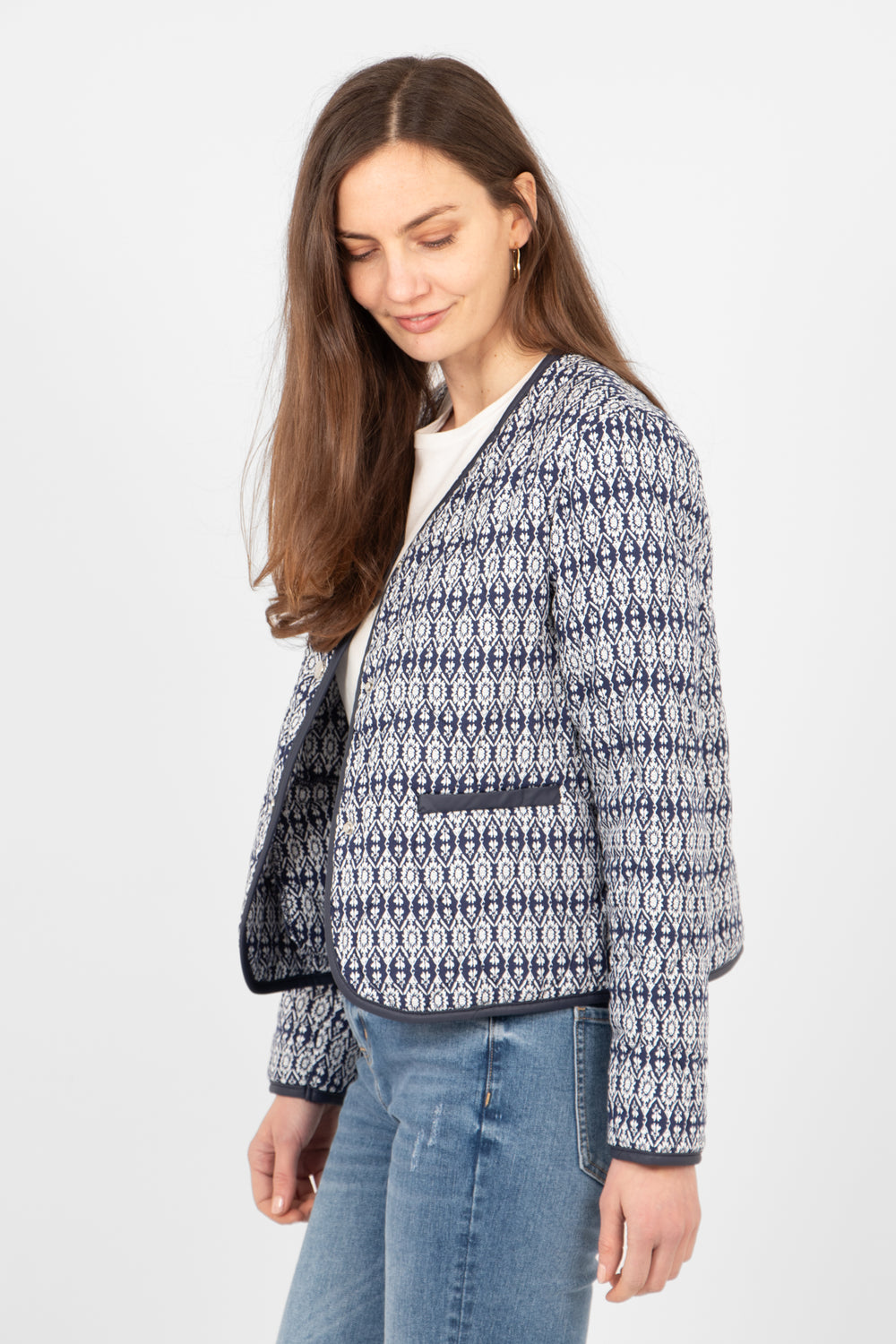 greta-lightweight-box-jacket-navy-blue-aztec-print-long-sleeves-front-pockets