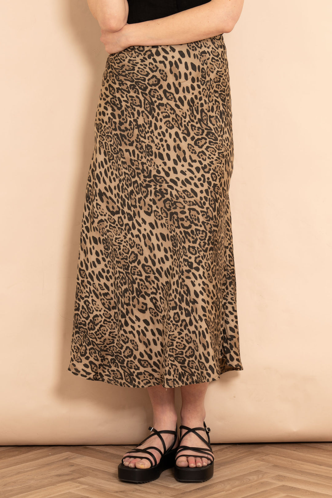 NM8882LEONEU
