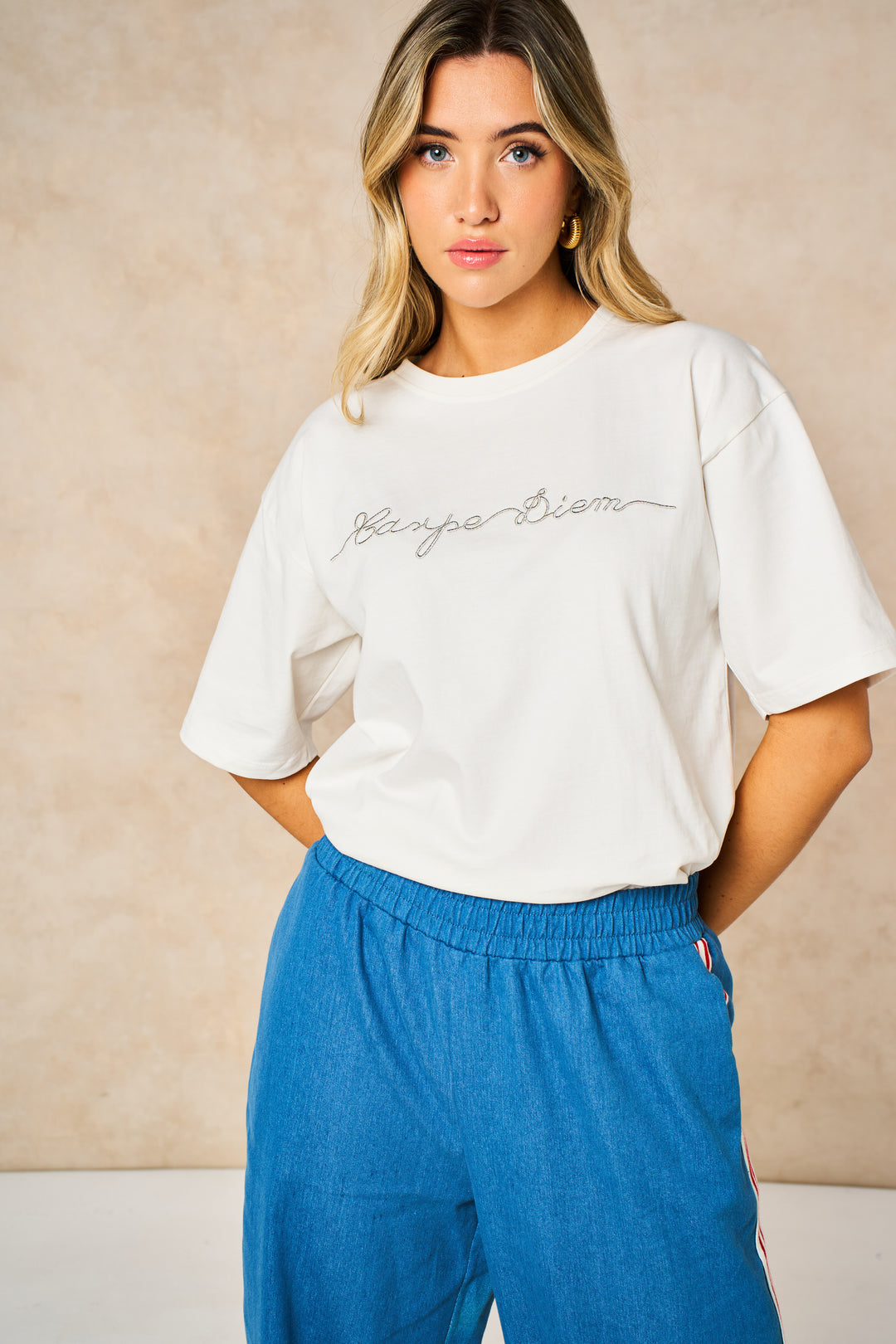 cotton-white-t-shirt-with-silver-carpe-diem-word-print-graphic
