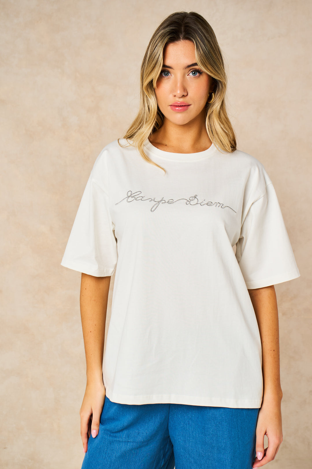 cotton-white-t-shirt-with-silver-carpe-diem-word-print-graphic