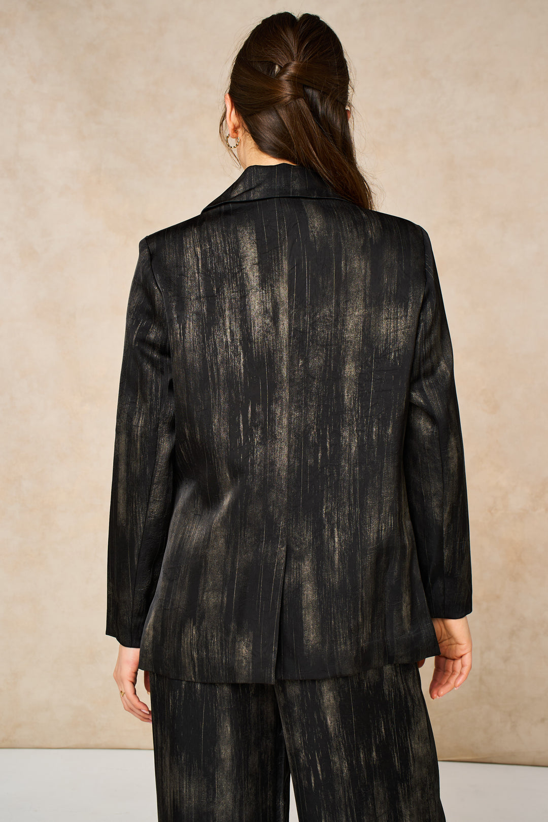 tatum-boyfriend-blazer-black-gold-metallic-brushstroke-carter-wide-leg-trousers-metallic-brushstroke-matching-set-suit