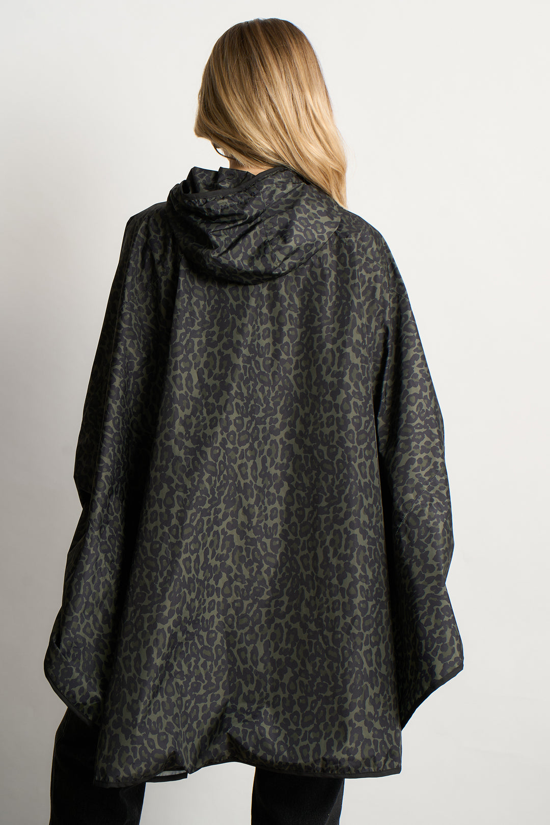 aspen-rain-poncho-khaki-black-leopard-print