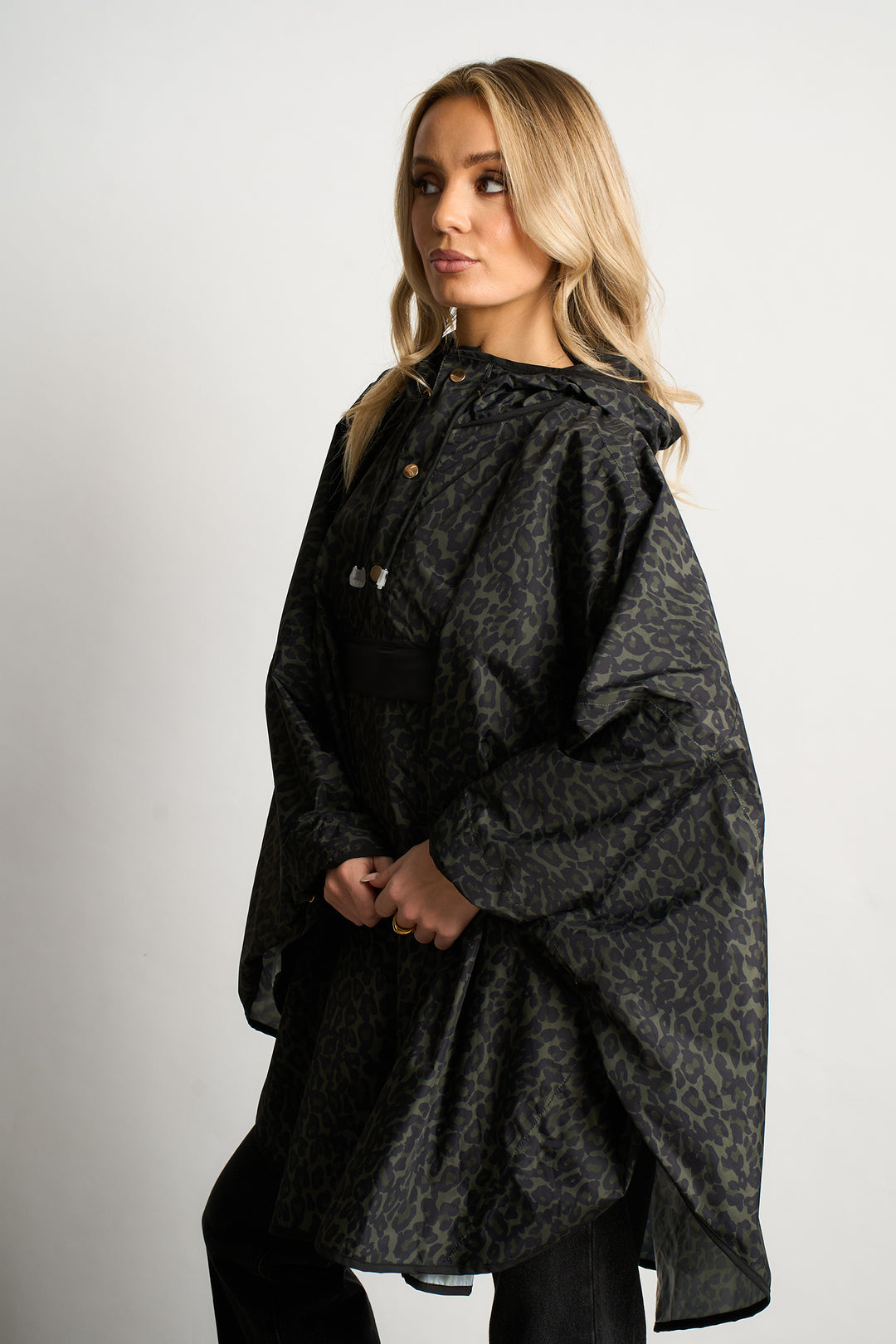 aspen-rain-poncho-khaki-black-leopard-print