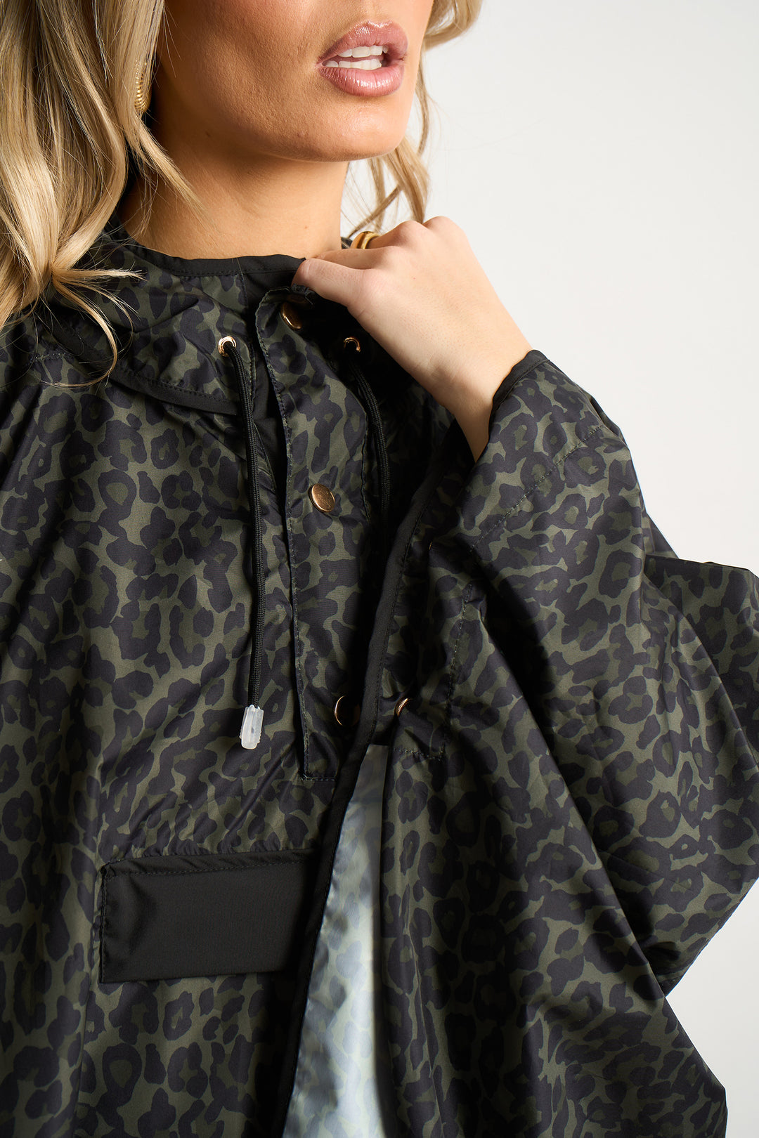 aspen-rain-poncho-khaki-black-leopard-print