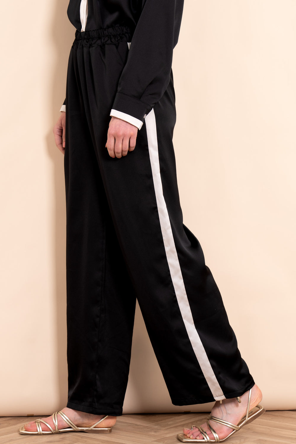 sonnie-wide-leg-trousers-black-cream-contrasting-stripe-silky