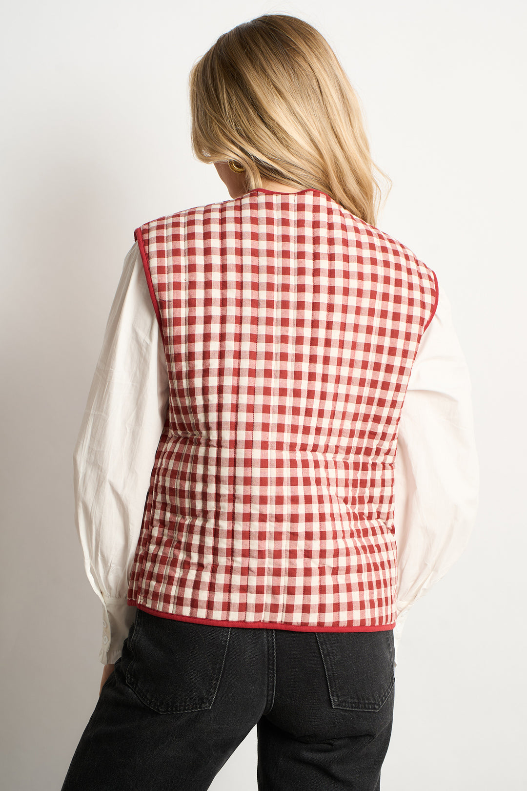 tabby-quilted-reversible-gilet-red-cream-gingham