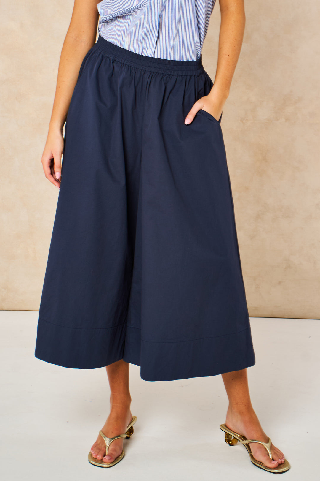 Cropped Wide Leg Cotton Trousers in Navy Blue
