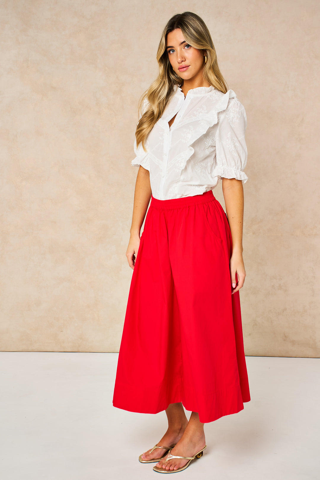 Cropped-Wide-Leg-Cotton-Trousers-in-Red-Side