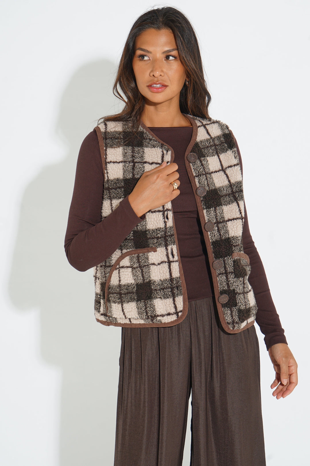 Leopard-Print-Reversible-Gilet-in-Brown