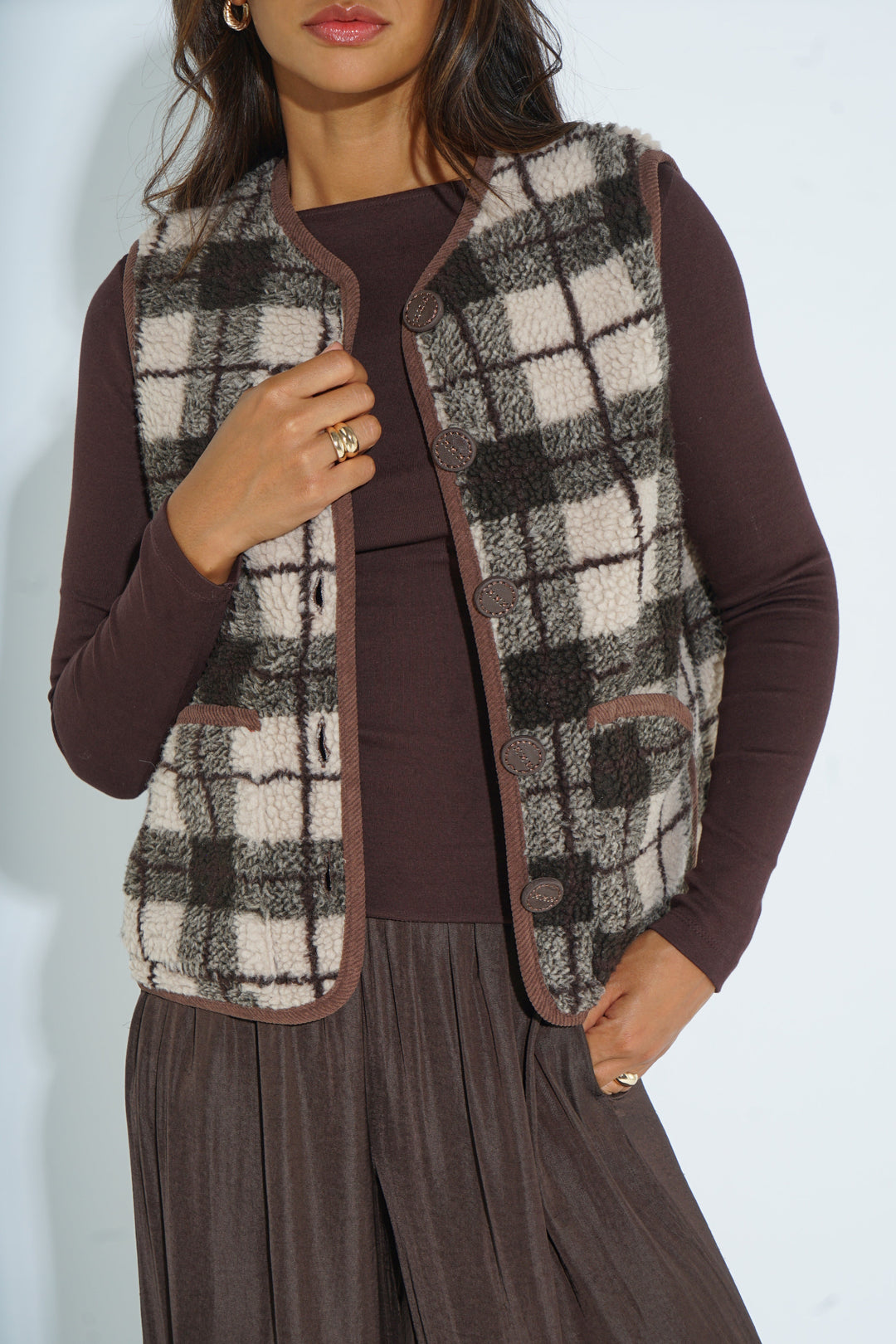 Leopard-Print-Reversible-Gilet-in-Brown