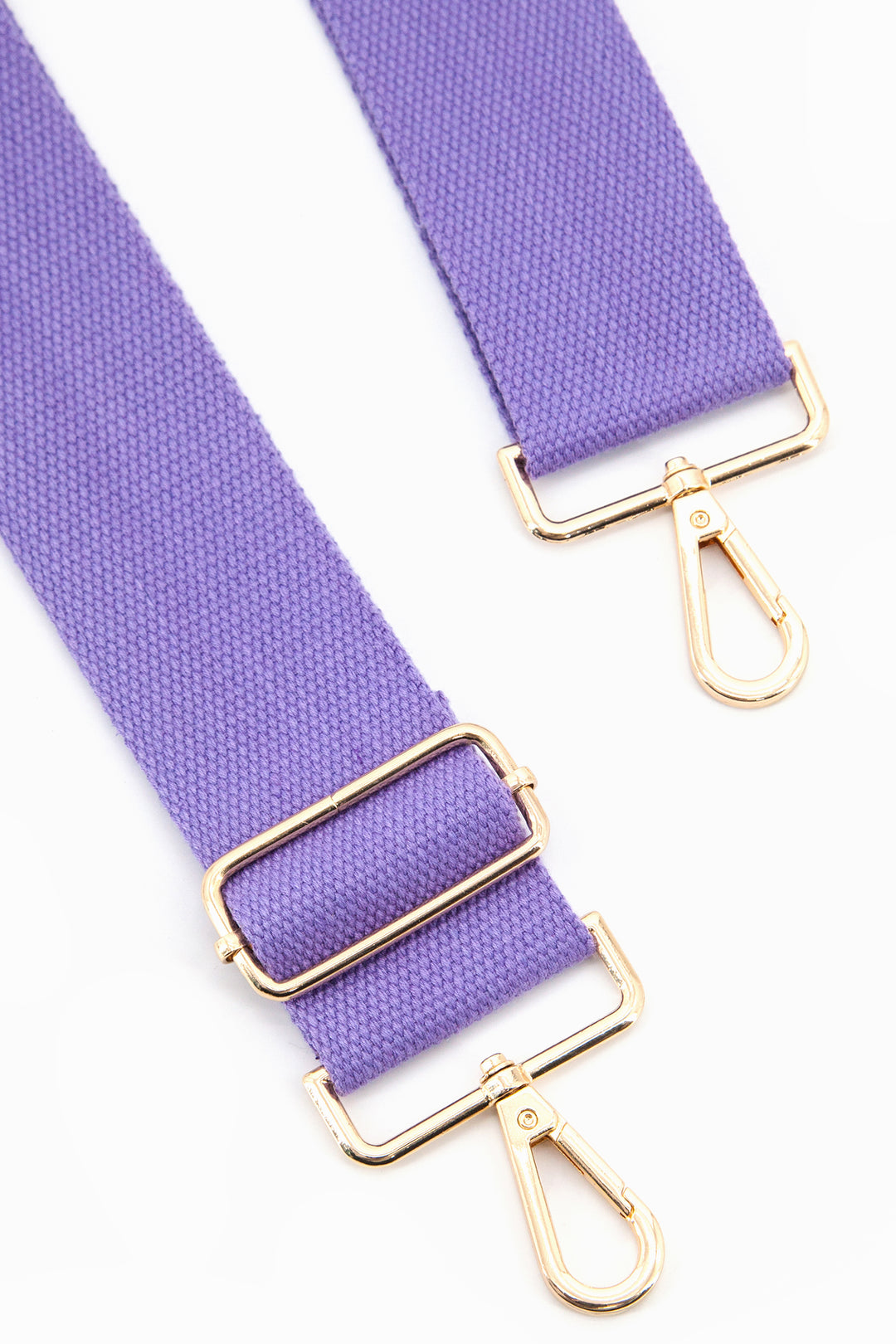 close up of the gold clip on snap hook attachments and lilac colour