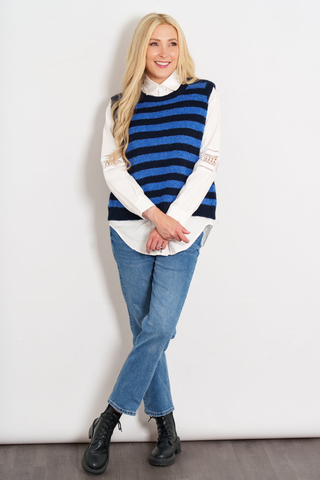 betsy-wool-blend-tank-top-navy-blue-blue-striped-styled-casually-model