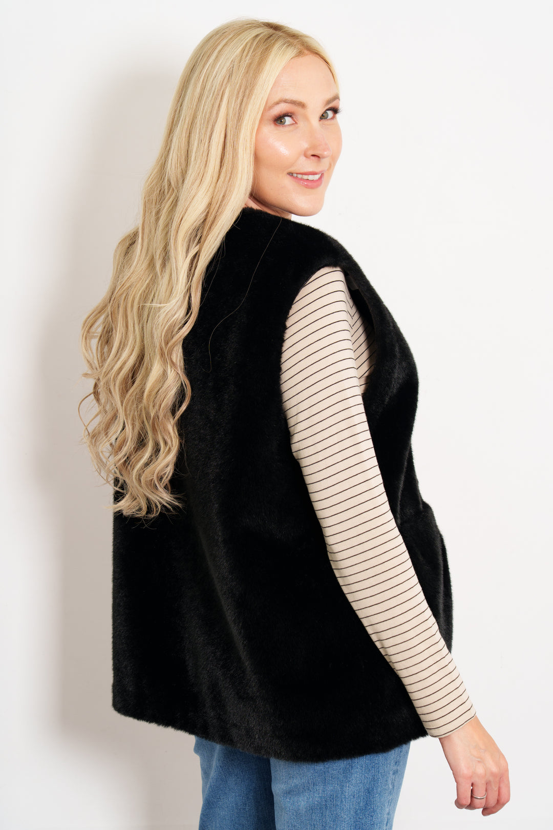 saskia-v-neck-gilet-black-faux-fur-rear-solid-colour