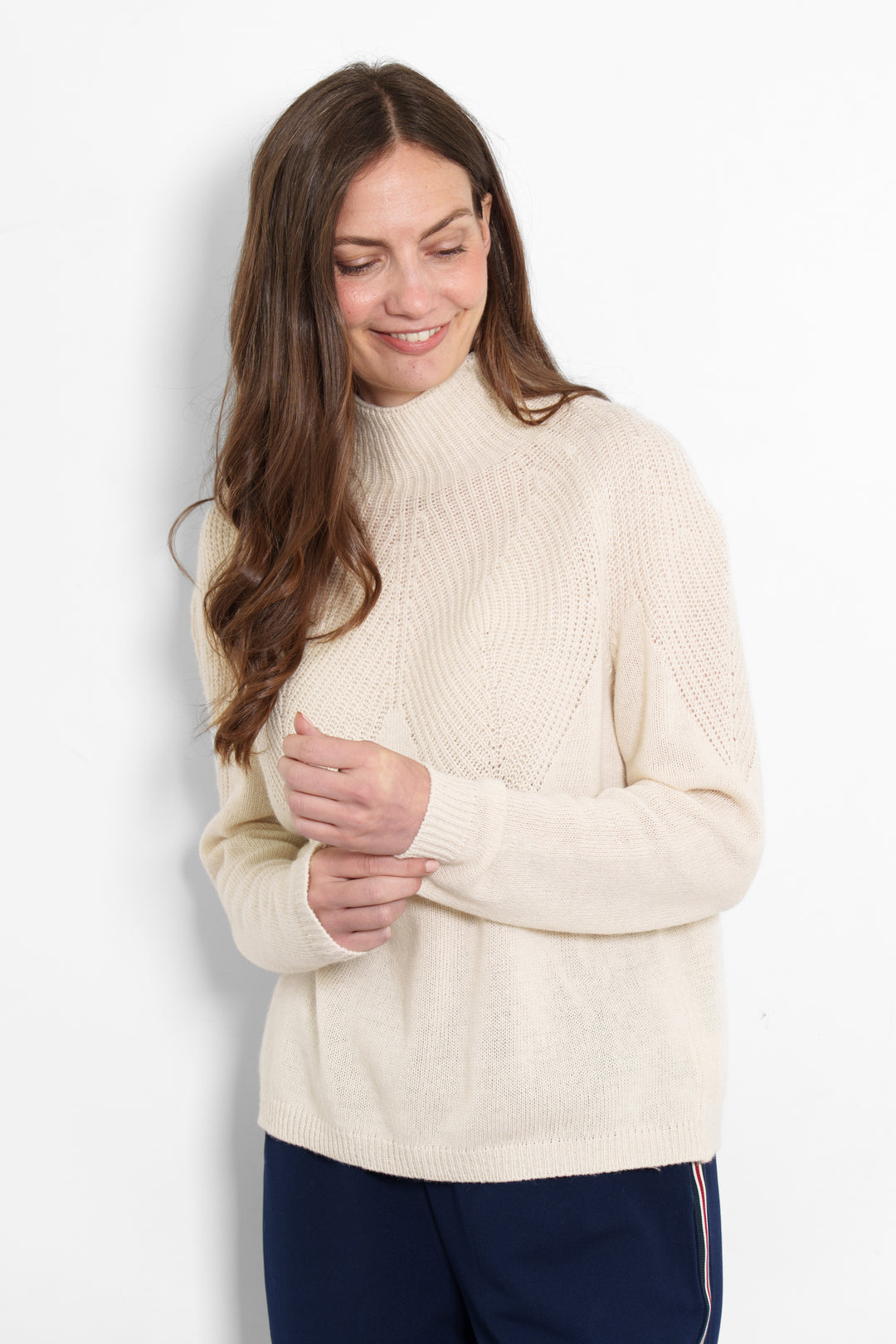 mallory-cashmere-blend-jumper-cream-ribbed-model-front-view
