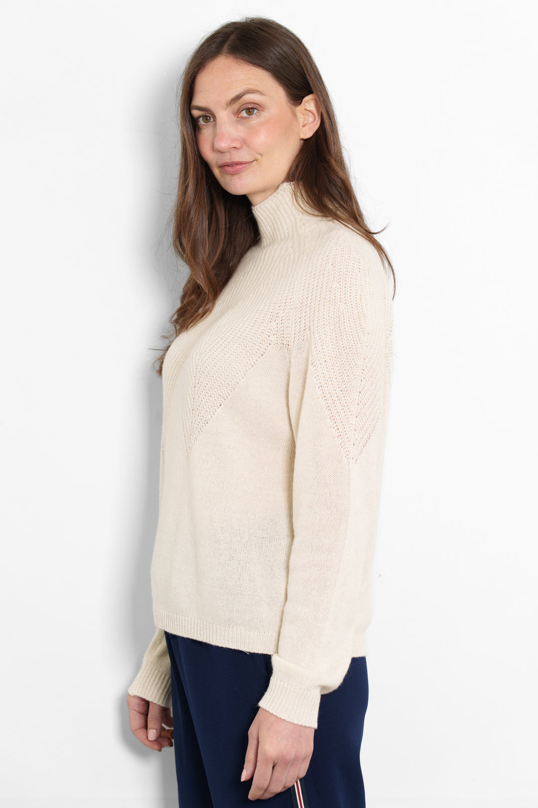 mallory-cashmere-blend-jumper-cream-ribbed-model-knitted-sweater