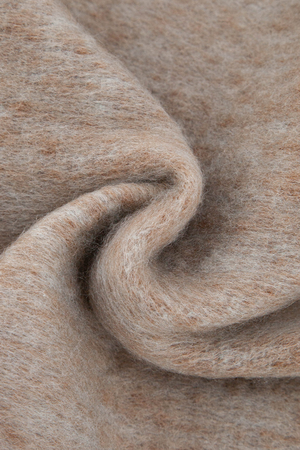 jules-camel-colourblock-heavyweight-scarf-close-up-knitted-material