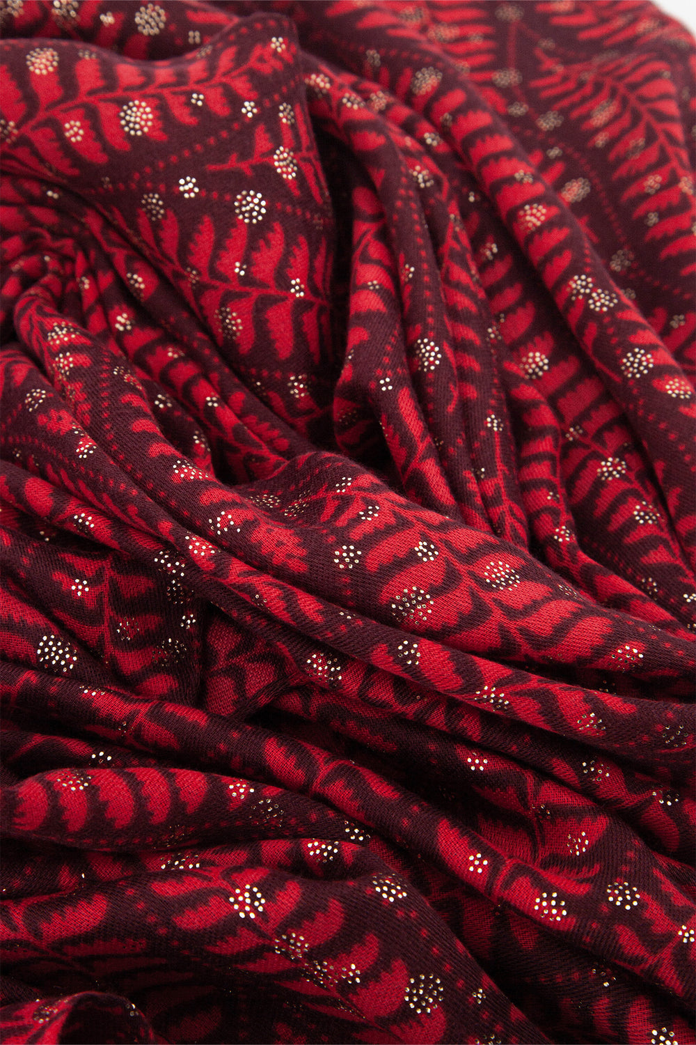 clover-red-fern-leaf-lightweight-scarf-close-up-material