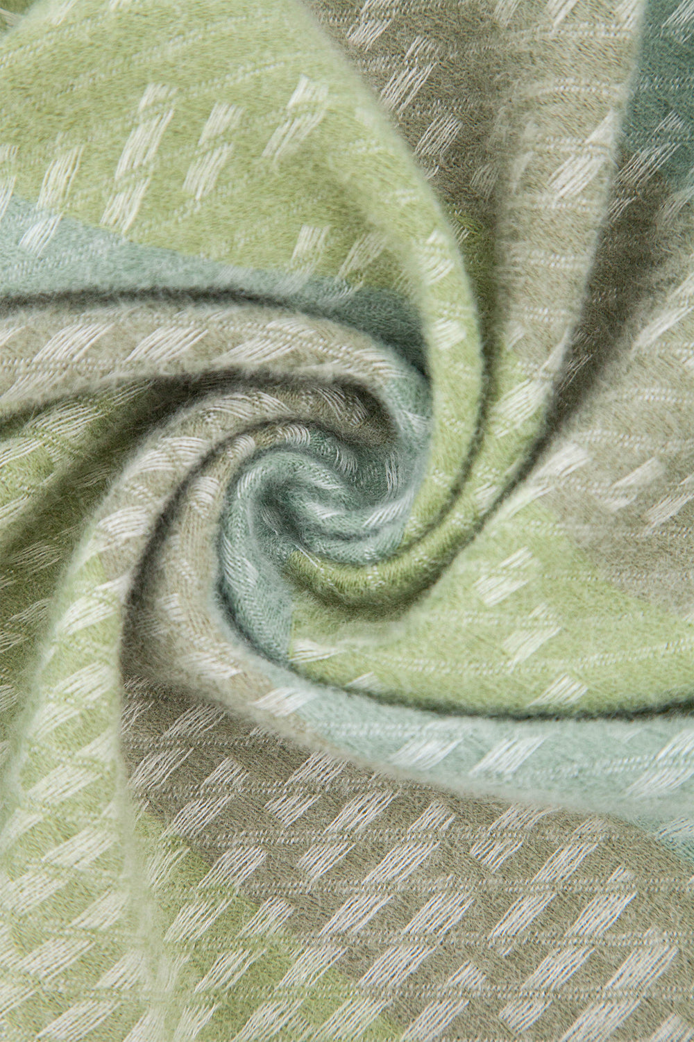 reed-khaki-green-stripe-heavyweight-scarf-close-up-material