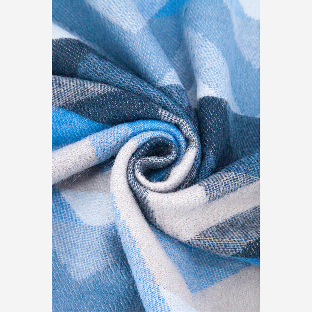 bowie-blue-zig-zag-heavyweight-scarf-close-up-fabric