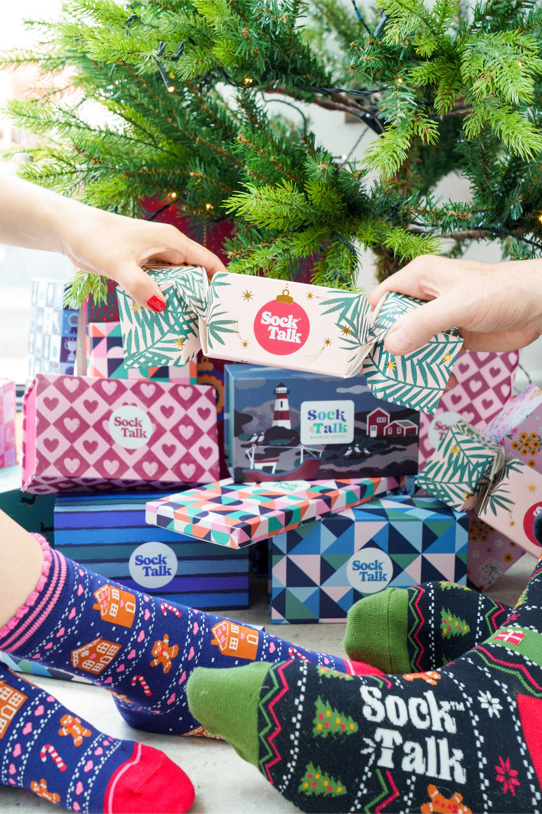 Women's Bamboo Ankle Socks Christmas Cracker Gift Box - Navy Blue/Pink, Party Dogs