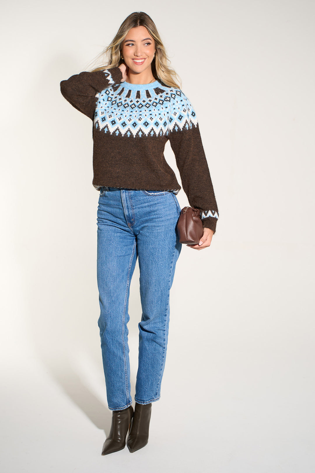 nordic-style-jumper-in-brown-blue-styled-casual