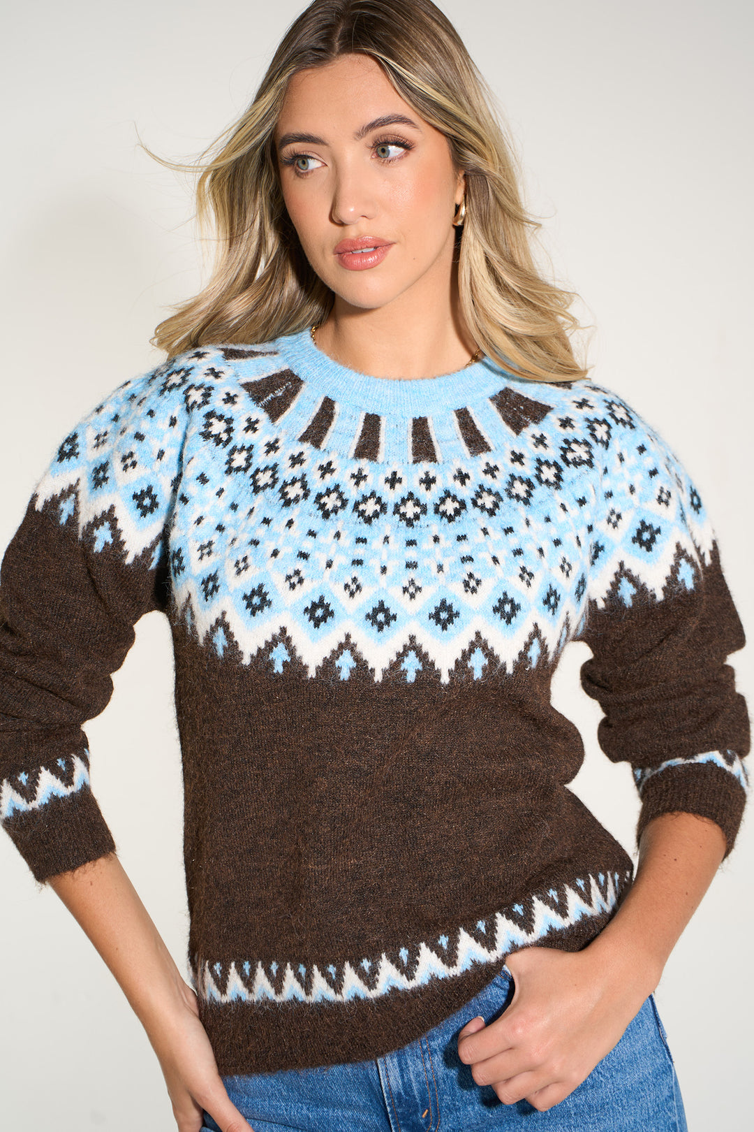 nordic-style-jumper-in-brown-blue