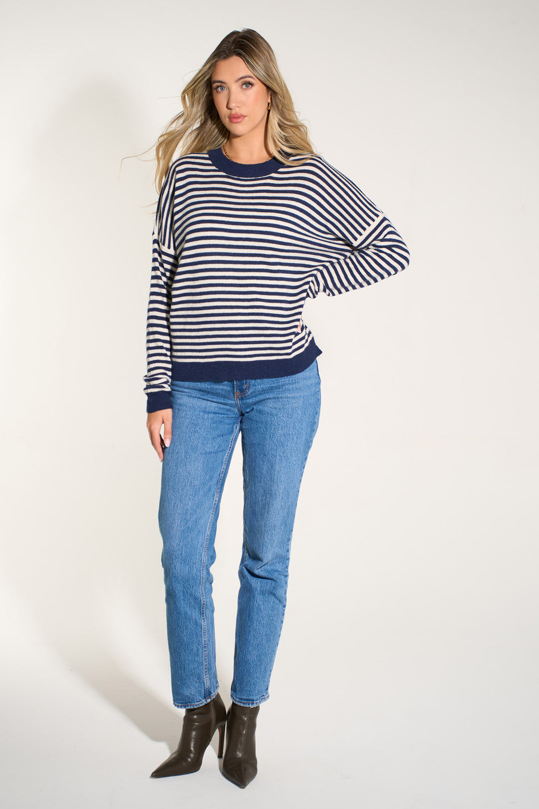 italian-cashmere-wool-blend-striped-jumper-in-navy-blue-cream