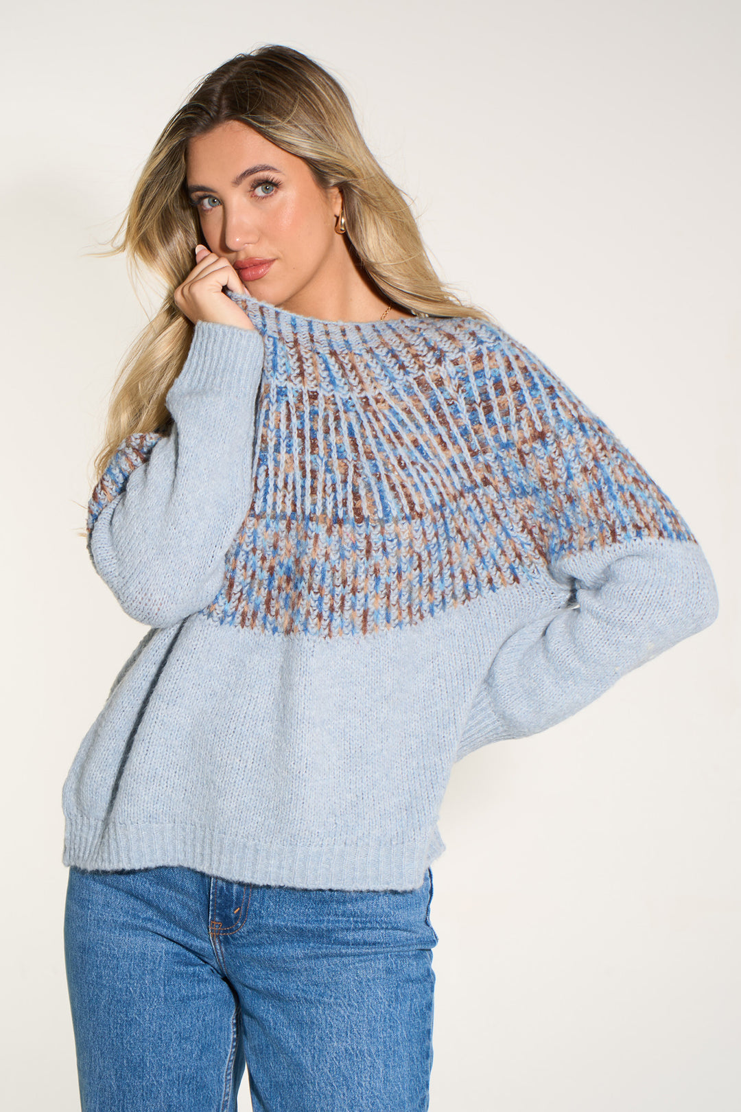 italian-wool-blend-scandi-jumper-denim-navy-closeup-pattern
