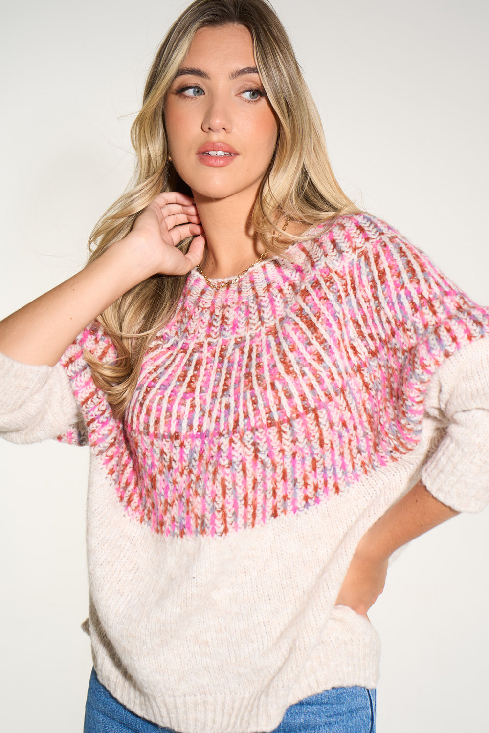 italian-wool-blend-cream-fuchsia-closeup-pattern