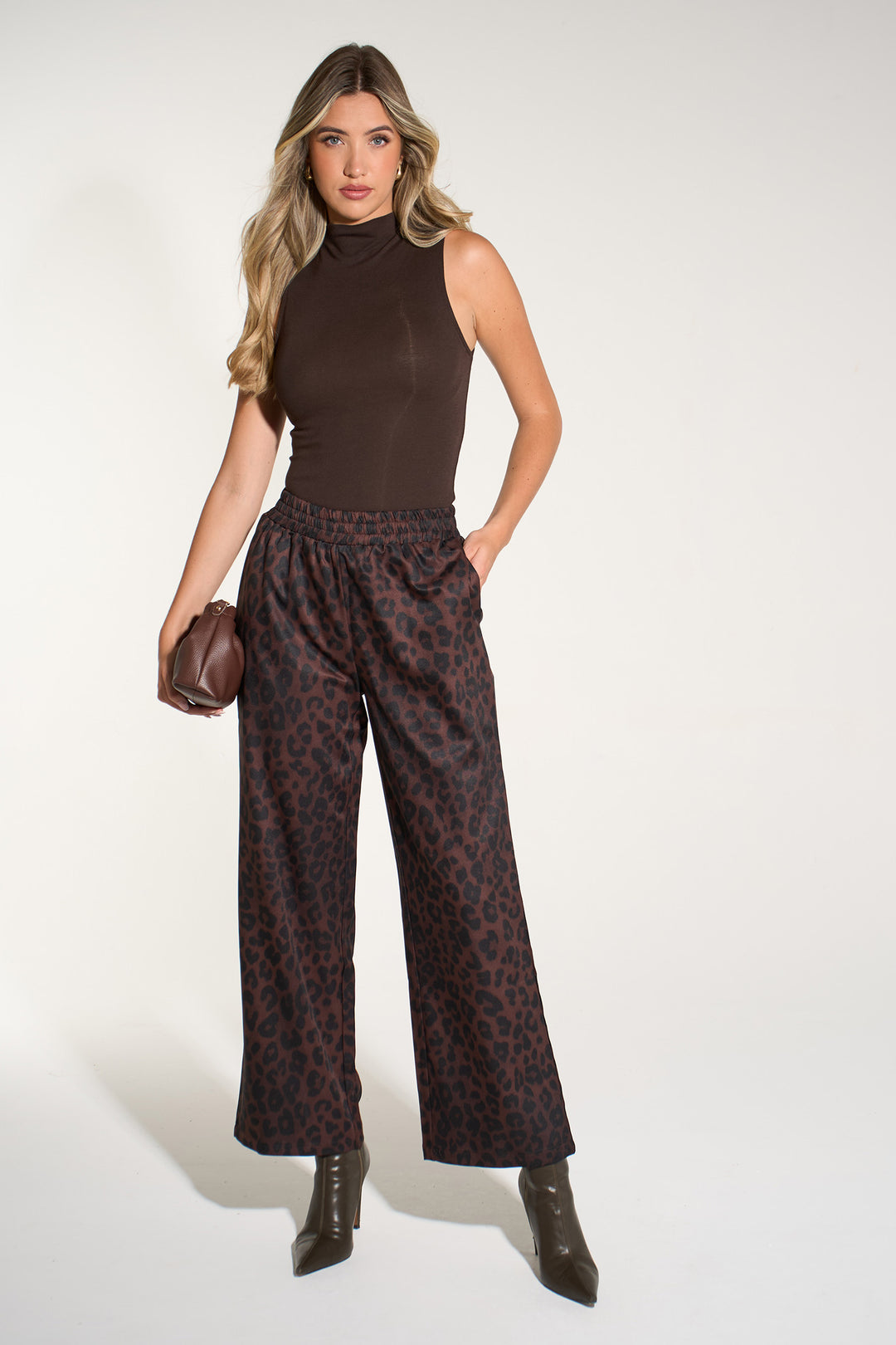 Leopard-Print-Wide-Leg-Trouser-in-Brown