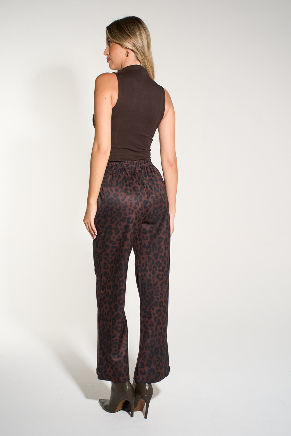 Leopard-Print-Wide-Leg-Trouser-in-Brown
