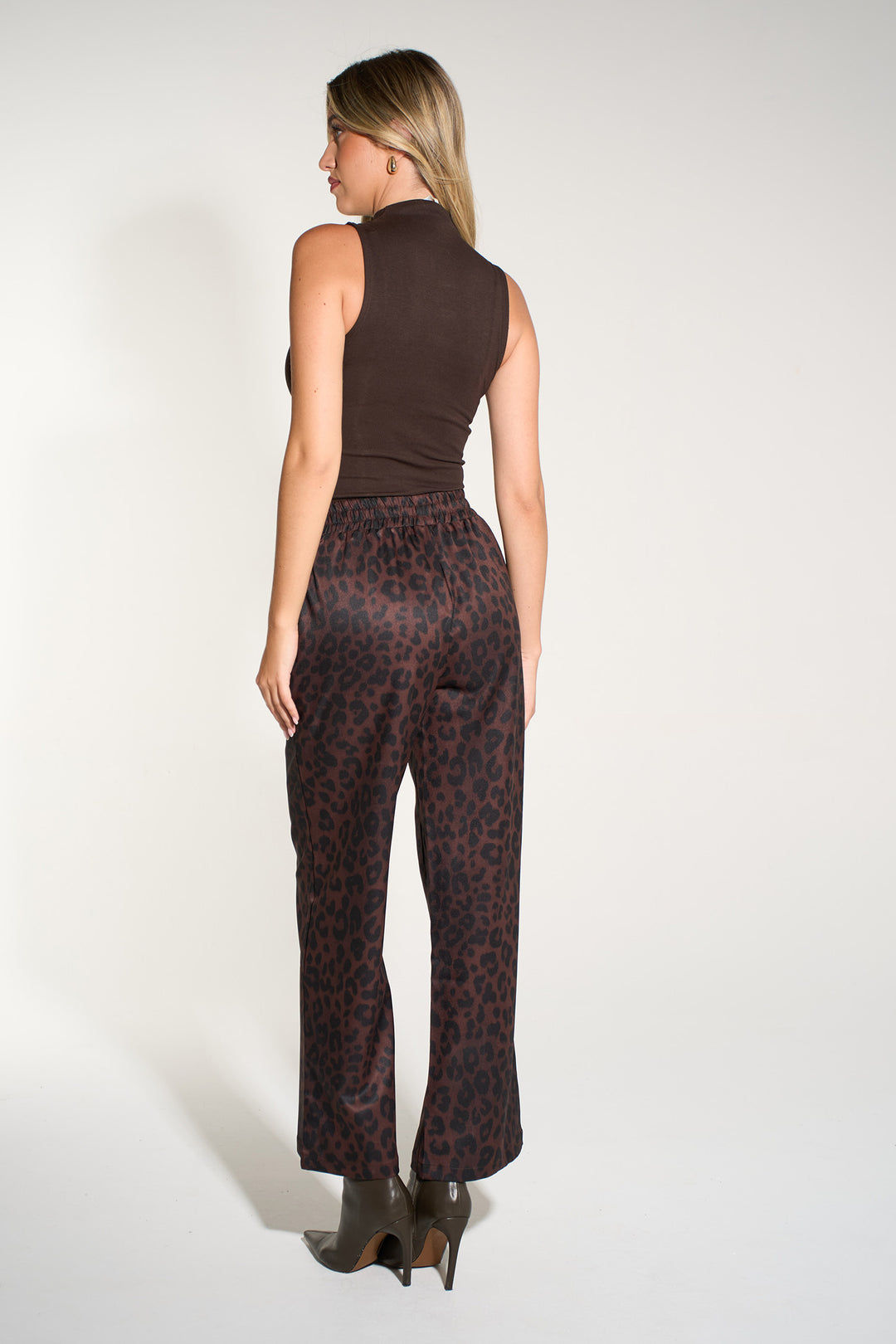 Leopard-Print-Wide-Leg-Trouser-in-Brown
