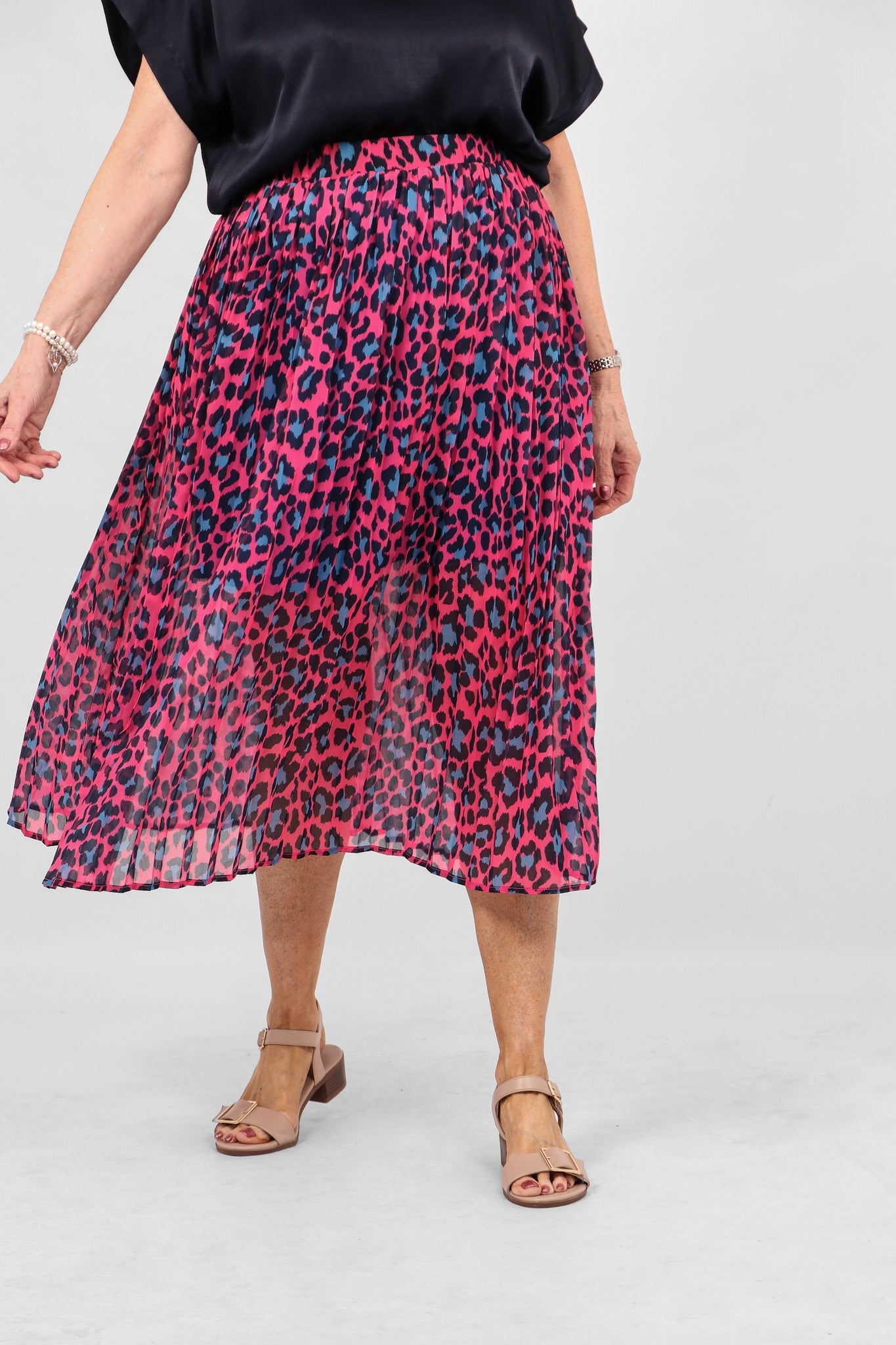 Leopard print outlet pleated skirt